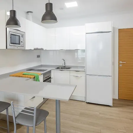 Apartamento Moderno Apto En Playa De Canteras Con Parking!